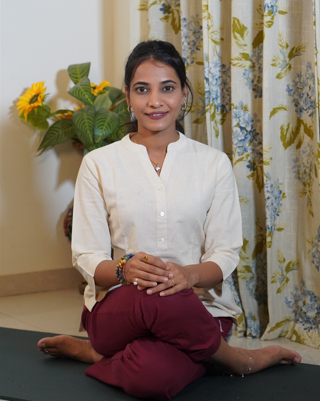 Face Yoga teacher Snehal Salunkhe guiding the live admissions webinar